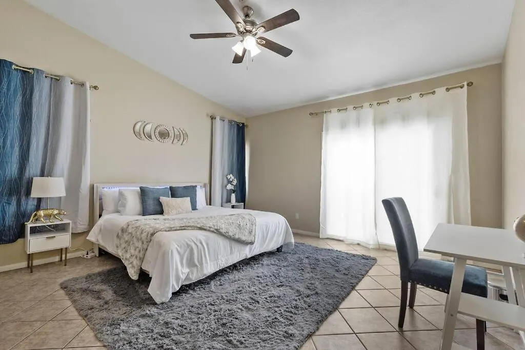 Vegas Retreats Pool, Arcade, Fun, 10Min From Airport And The Strip Villa Las Vegas Holiday home