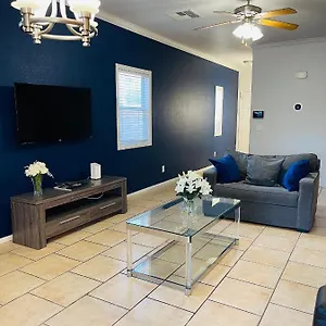  Holiday home 3br King Suite/near Strip/wi-fi